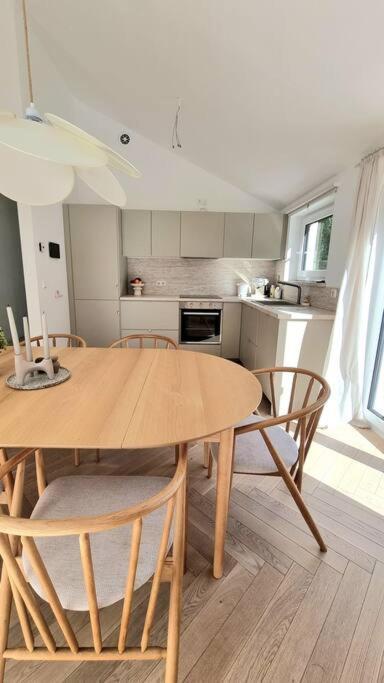 Haus Am Waldrand Und In Seenaehe Lehnin Eksteriør billede
